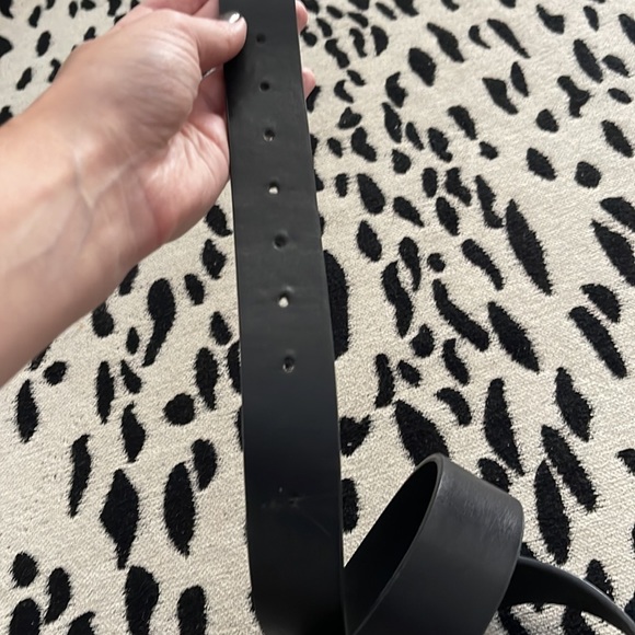 Faux Leather Pearl Belt - Picture 3 of 4